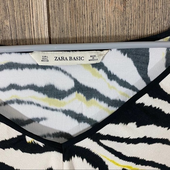 Zara Basic Zebra Print top - Picture 2 of 5